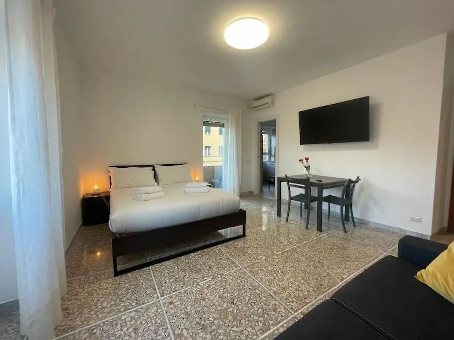 Vatican Apartment Cipro ローマ